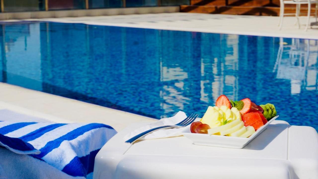 Al Kout Beach Hotel Koeweit Buitenkant foto